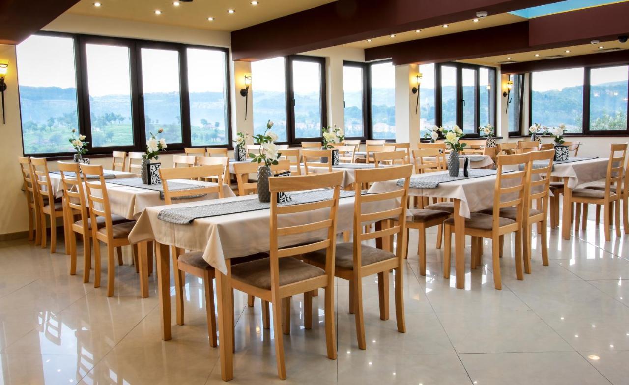 Hotel The Hill Veliko Tărnovo Esterno foto