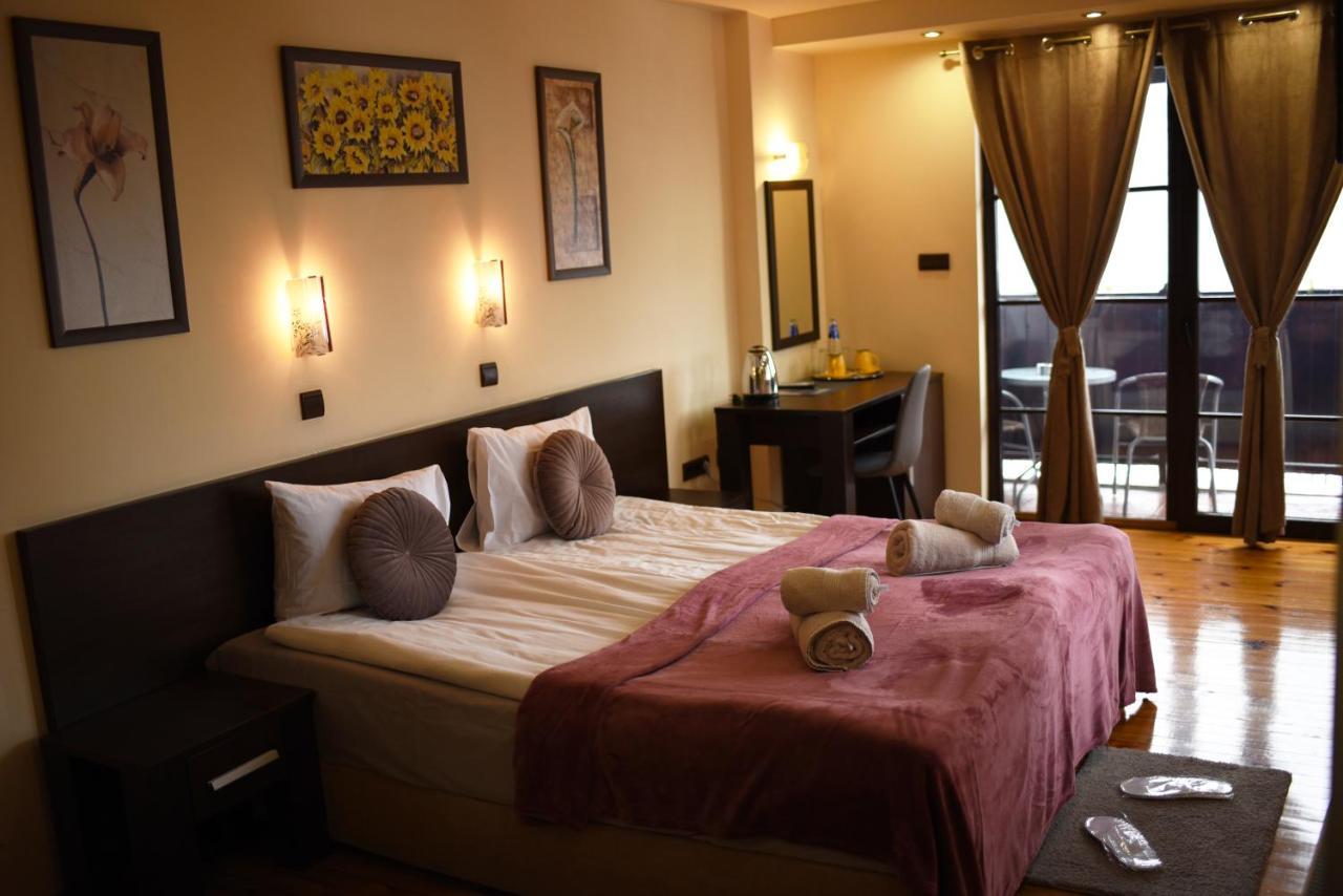 Hotel The Hill Veliko Tărnovo Esterno foto