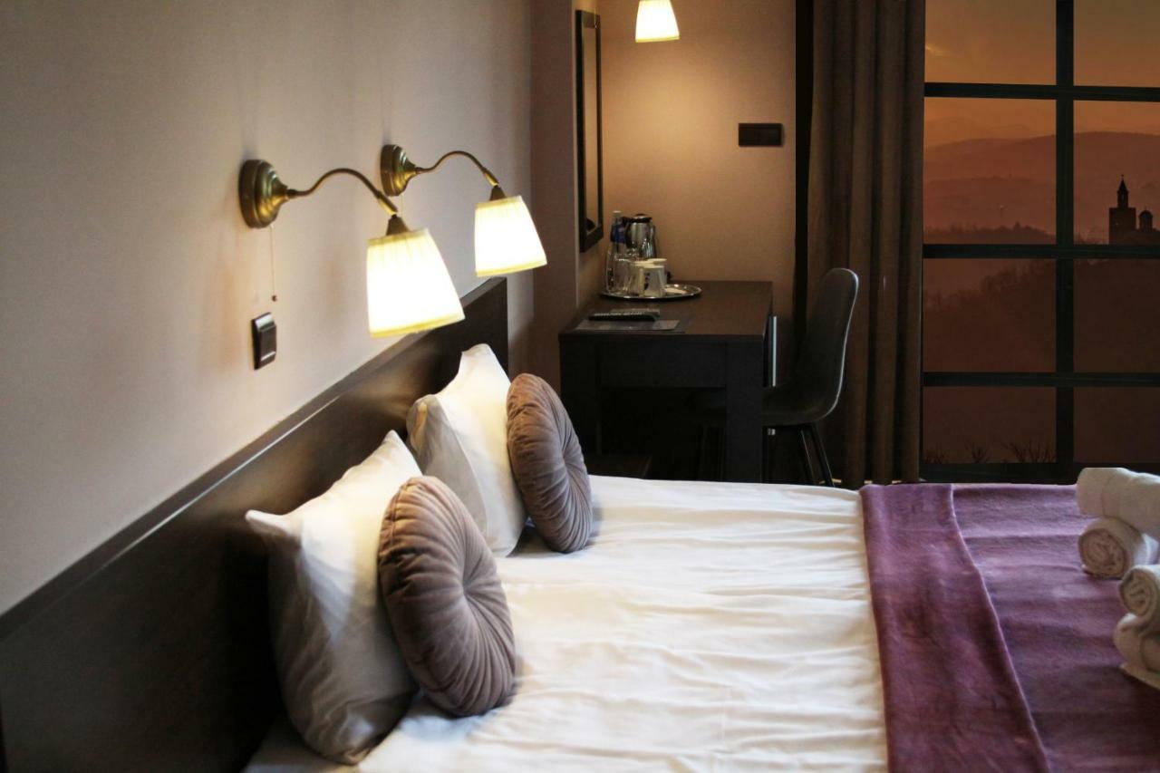 Hotel The Hill Veliko Tărnovo Esterno foto